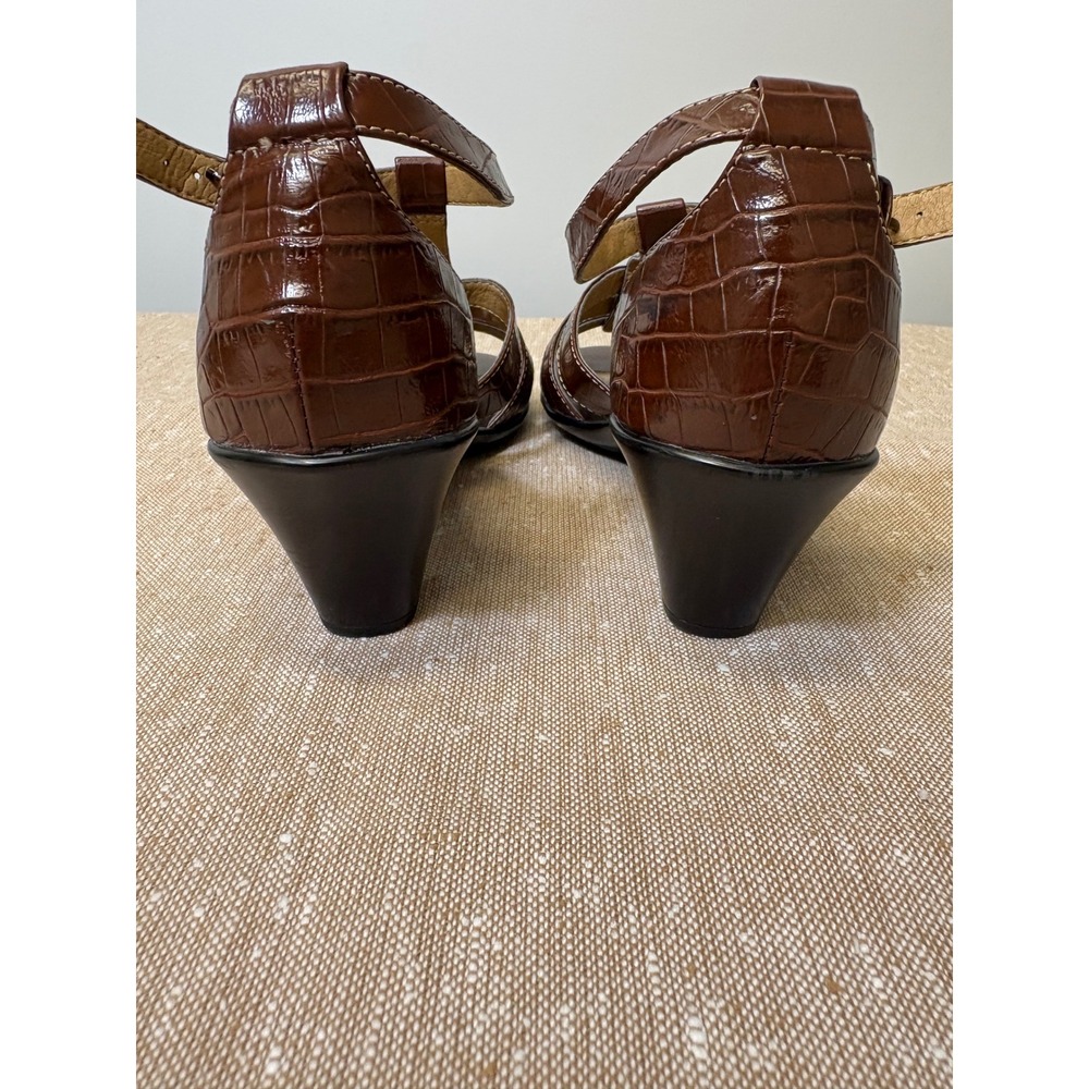 Croc Embossed Sandals Chocolate Brown T-Strap Minimalist Comfort Block Heel 7M - Picture 10 of 16